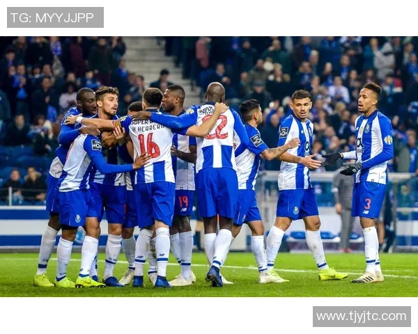 蓝十字与波尔图对决前瞻分析双方实力与战术布局全解析 蓝十字与波尔图对决前瞻分析双方实力与战术布局全解析